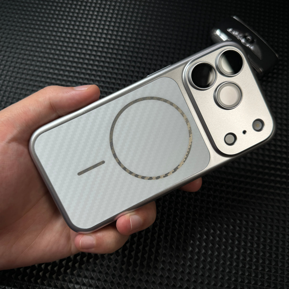 Slim and shockproof case