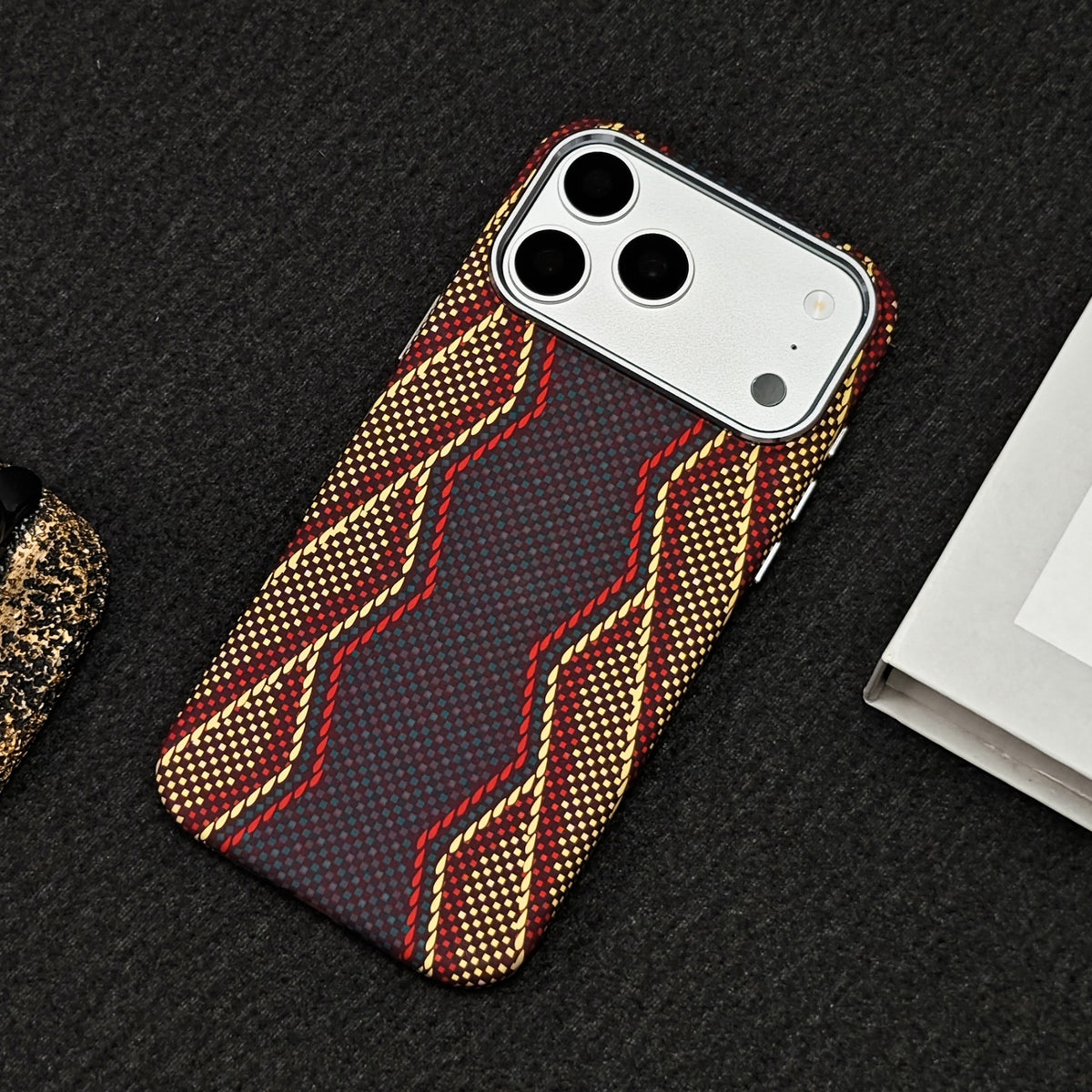 Aramid fiber phone case
