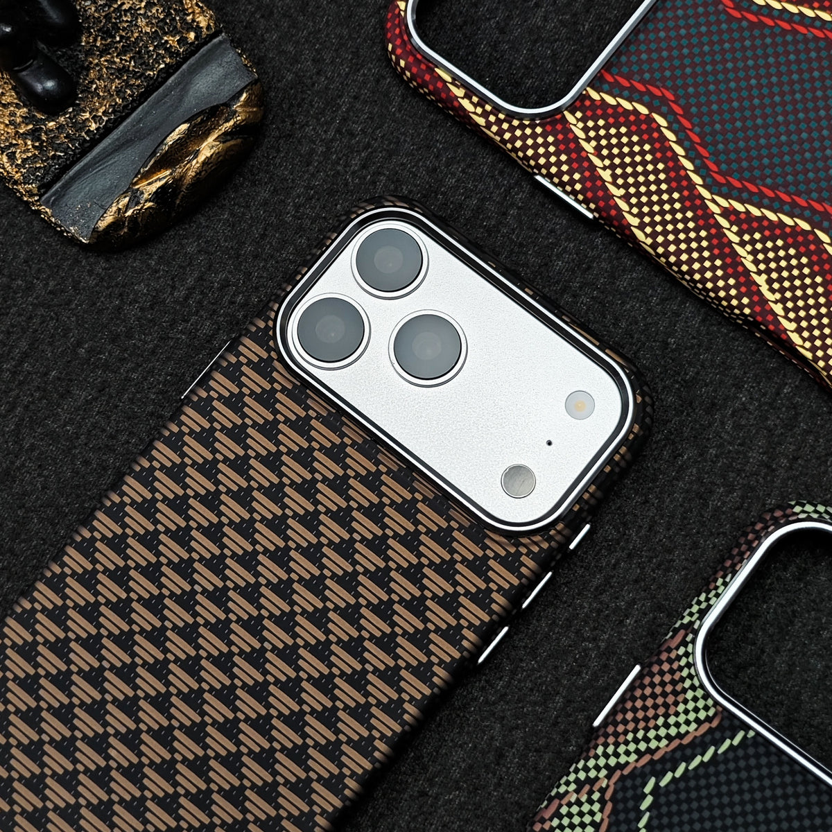Aramid fiber phone case